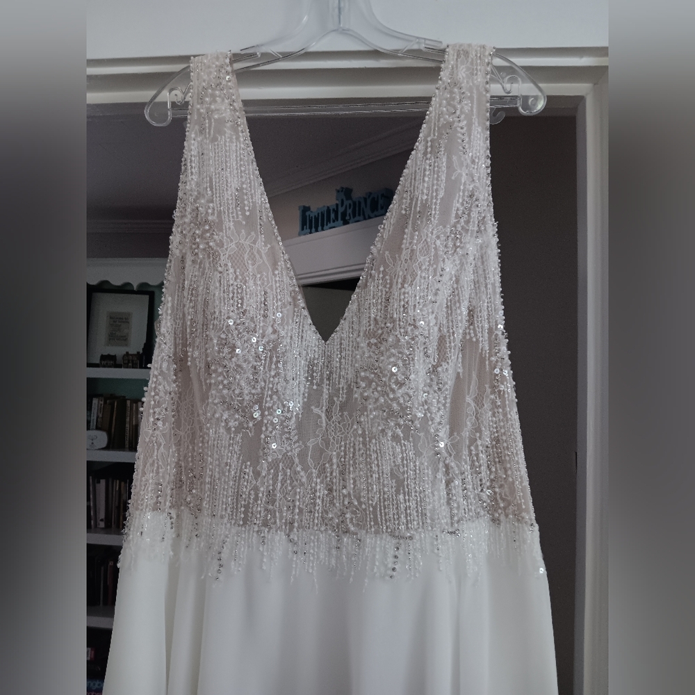 Justin Alexander , Size 22, White